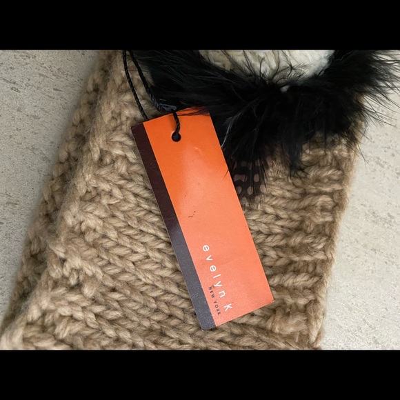 NWT Tan, Feathered Hair Accessory - Picture 4 of 4